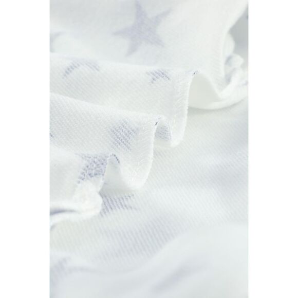 Azura Exchange  White Star Print Hoodie with Side Slits - Picture 3 of 8